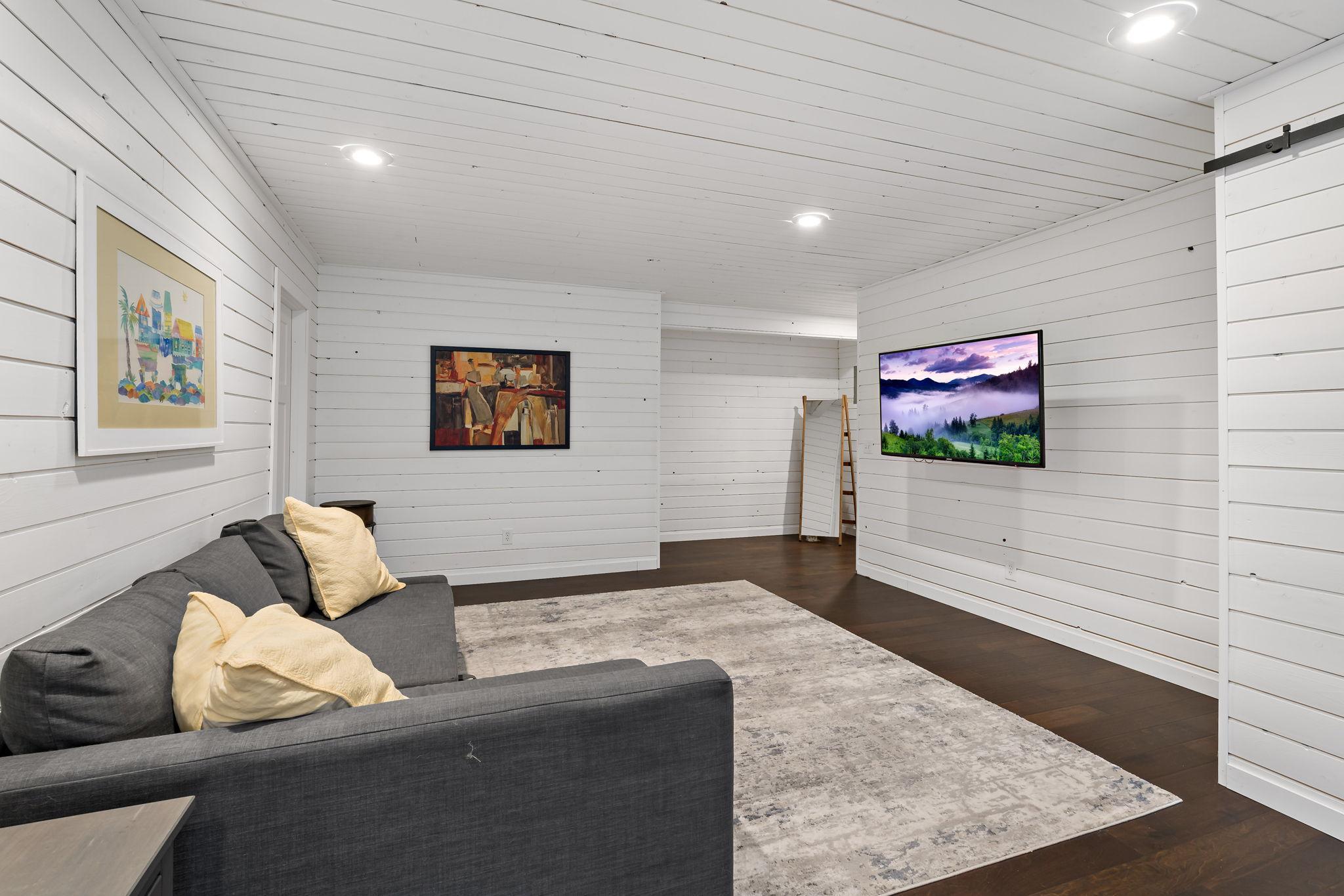 54-web-or-mls-20599 Islandview Cir Lakevile MN_0055.jpg