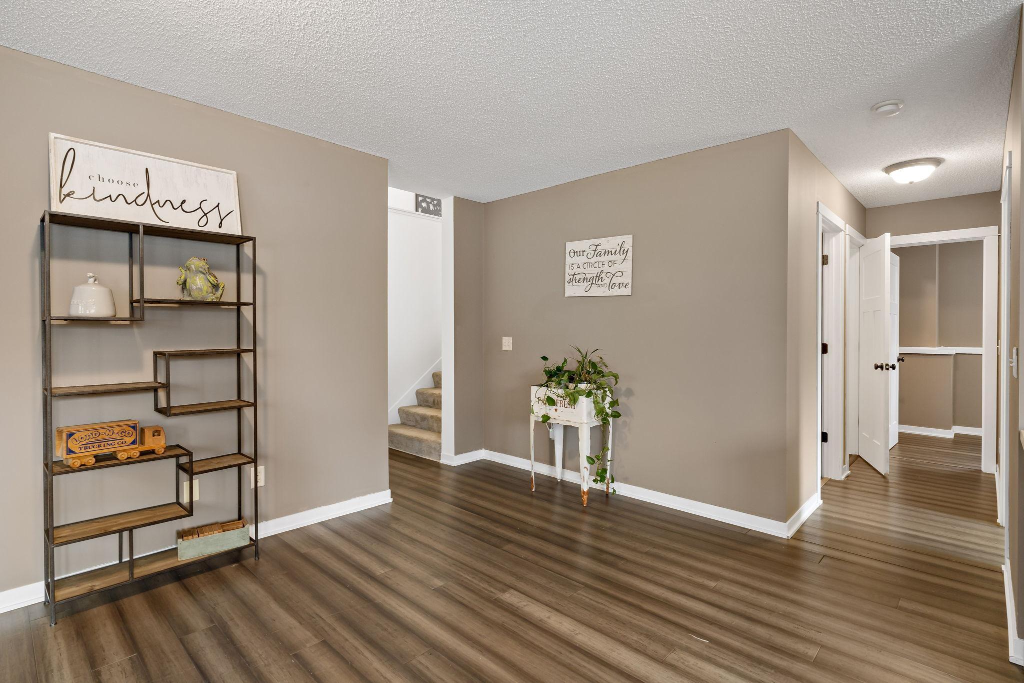 43-web-or-mls-20599 Islandview Cir Lakevile MN_0044.jpg