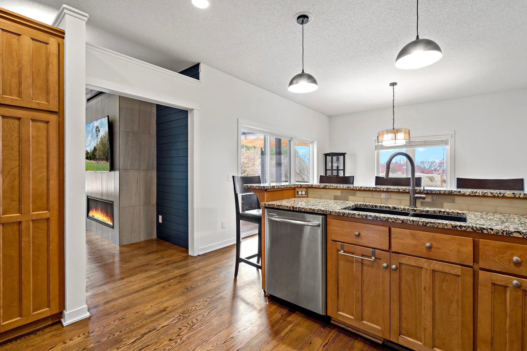 16-web-or-mls-20599 Islandview Cir Lakevile MN_0017.jpg