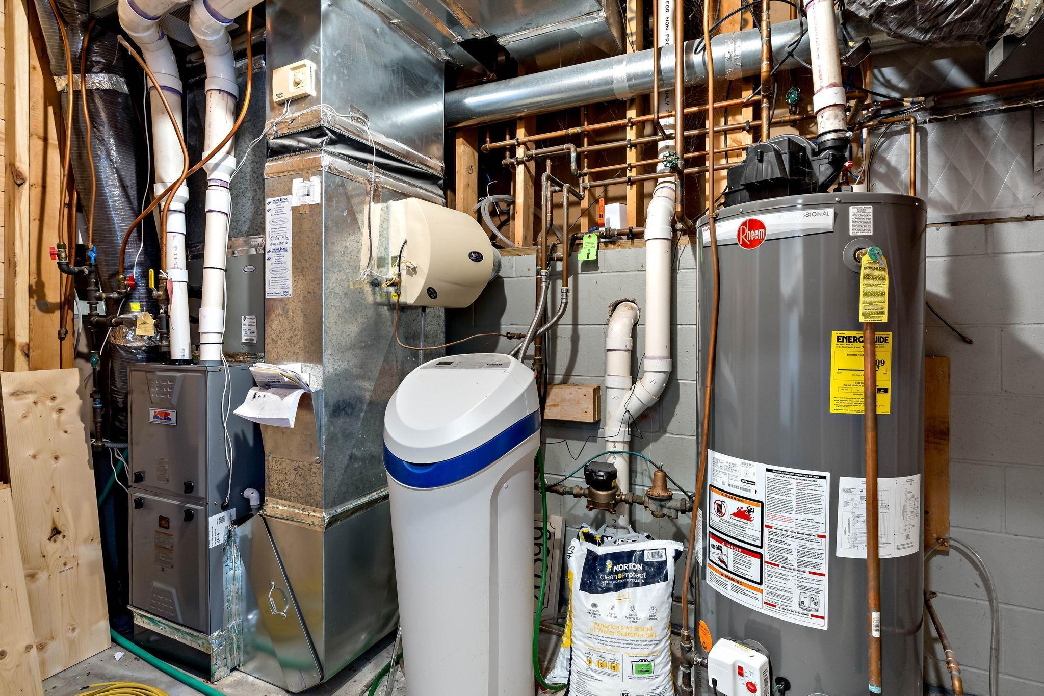 57-web-or-mls-20599 Islandview Cir Lakevile MN_0058.jpg