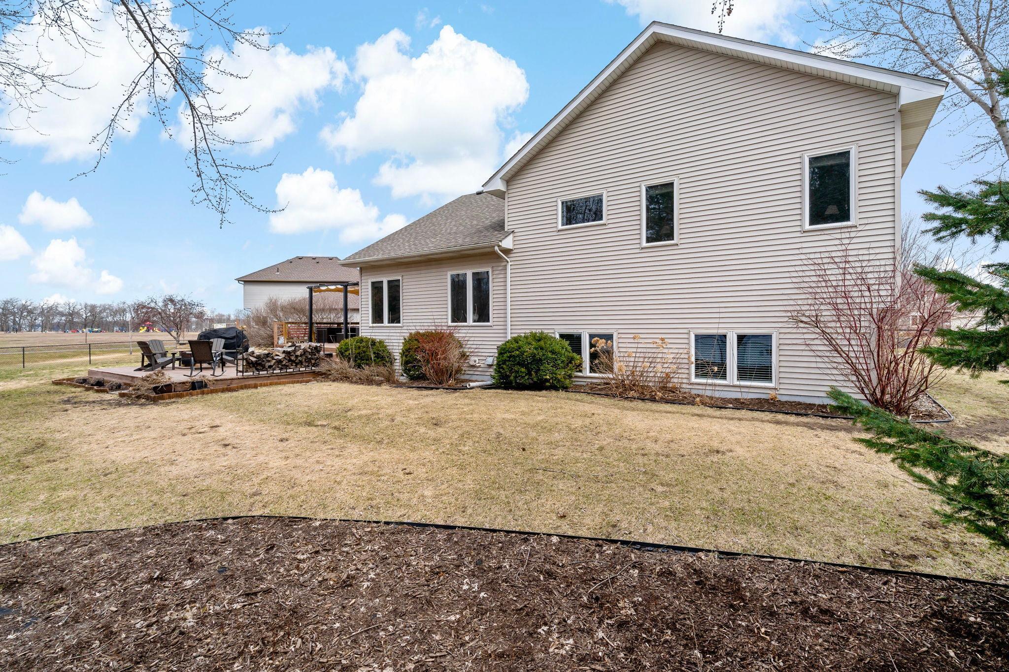 9-web-or-mls-20599 Islandview Cir Lakevile MN_0010.jpg