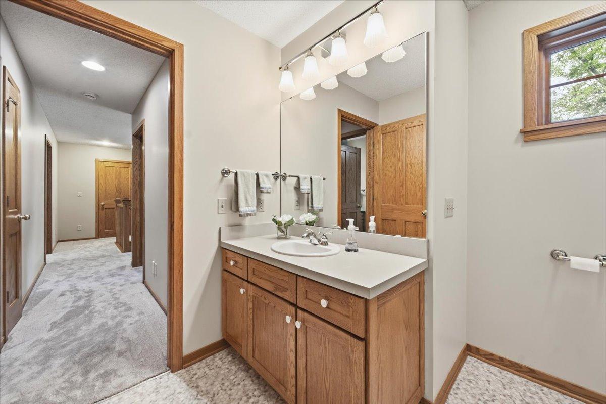 Upper Level Full Bathroom