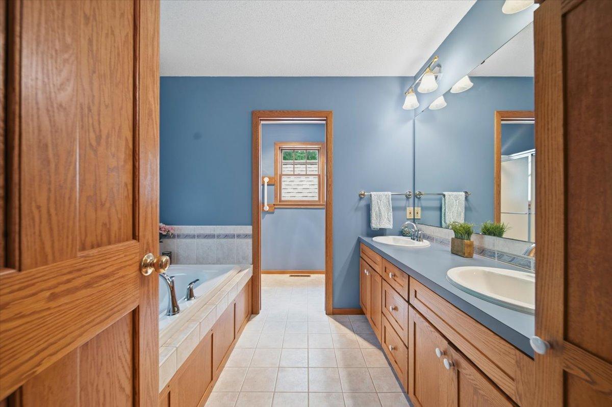 Primary Full Bathroom and Dual Vanity!
