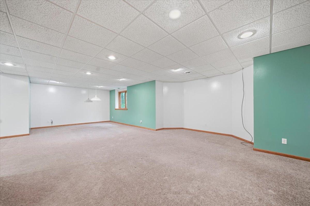 Huge Lower Level Family Room and Rec Room!