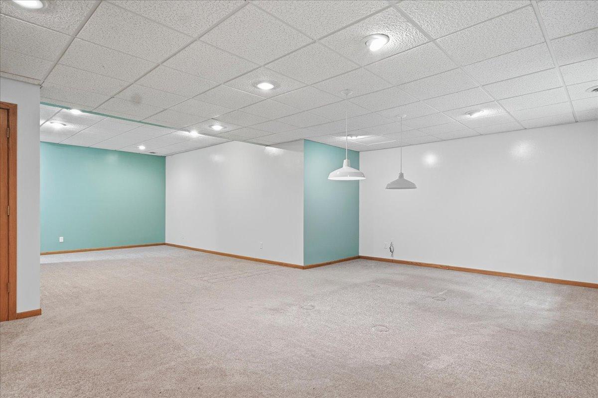 Huge Lower Level Family Room and Rec Room!