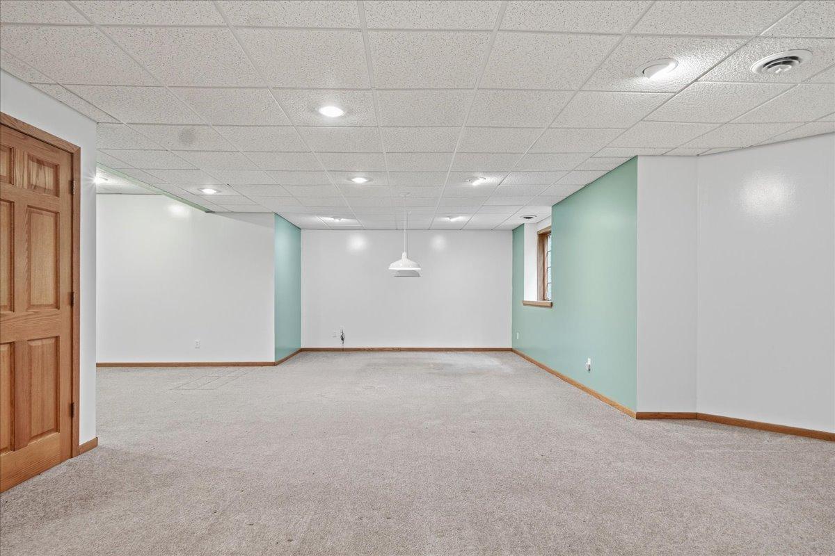 Huge Lower Level Family Room and Rec Room!