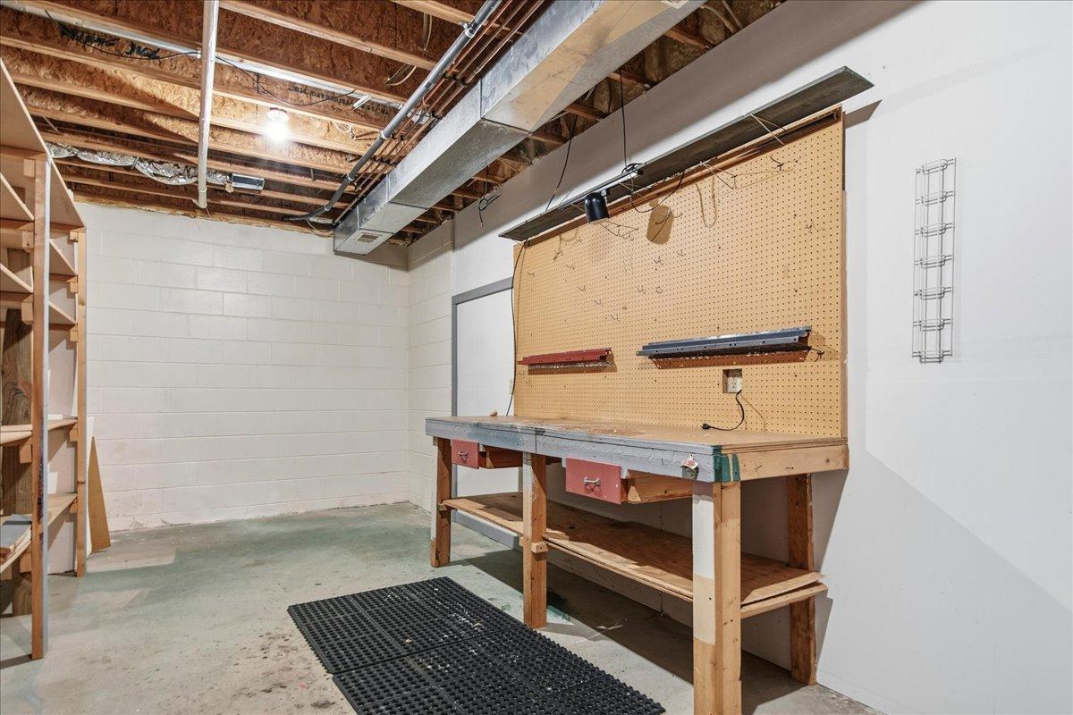 Plenty of Space in the Workshop for all of your projects!