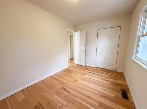 6907 52nd Avenue N, Minneapolis, MN 55428