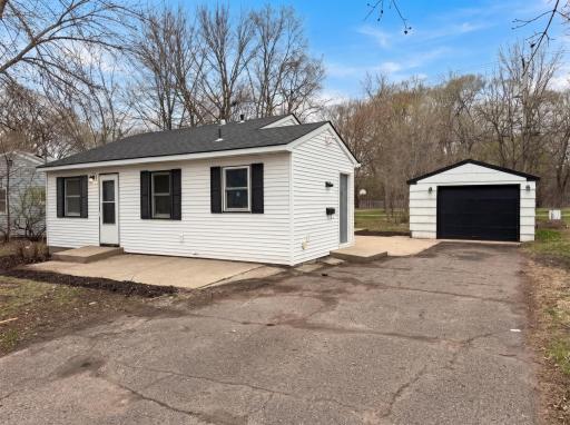 6907 52nd Avenue N, Minneapolis, MN 55428