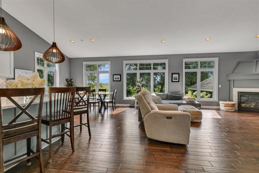1412 Fairacre Lane SW, Willmar, MN 56201