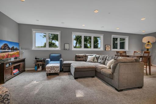 1412 Fairacre Lane SW, Willmar, MN 56201