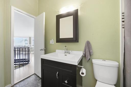 Upstairs full bathroom