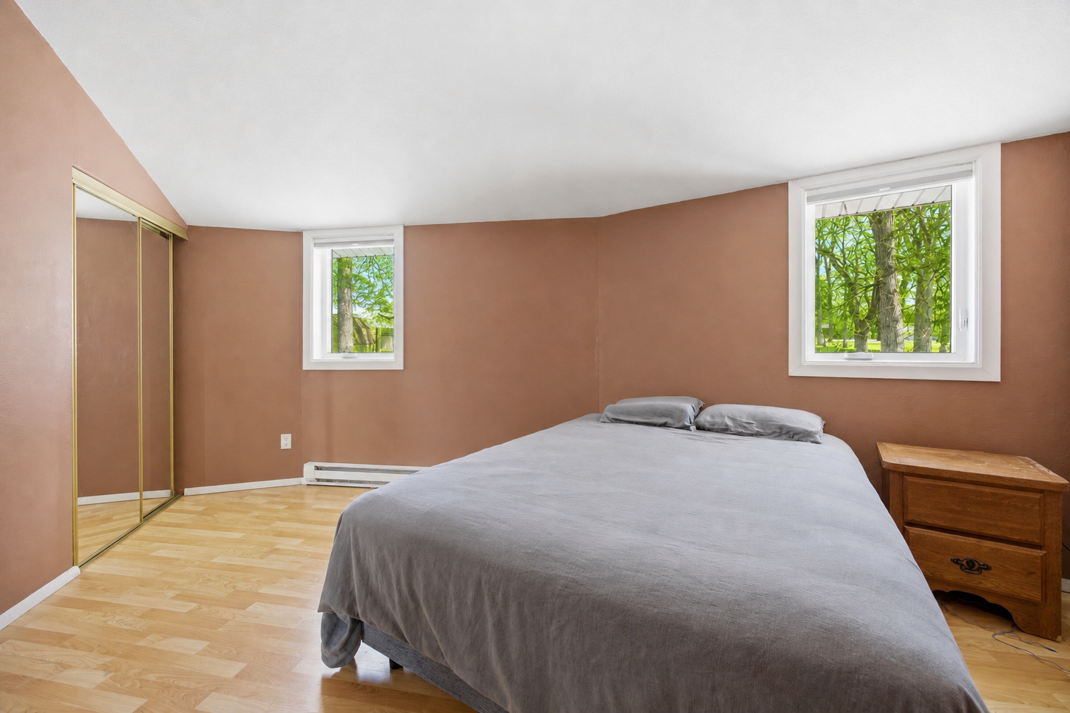 Upstairs bedroom 1