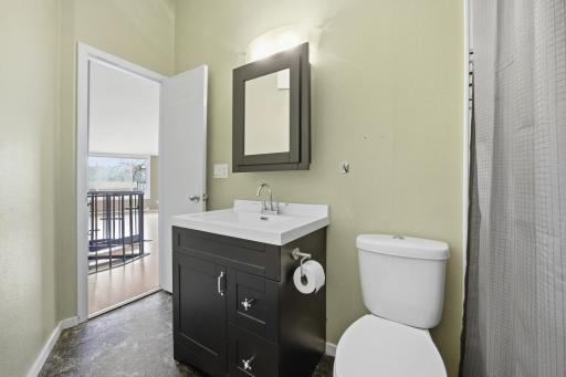 Upstairs full bathroom