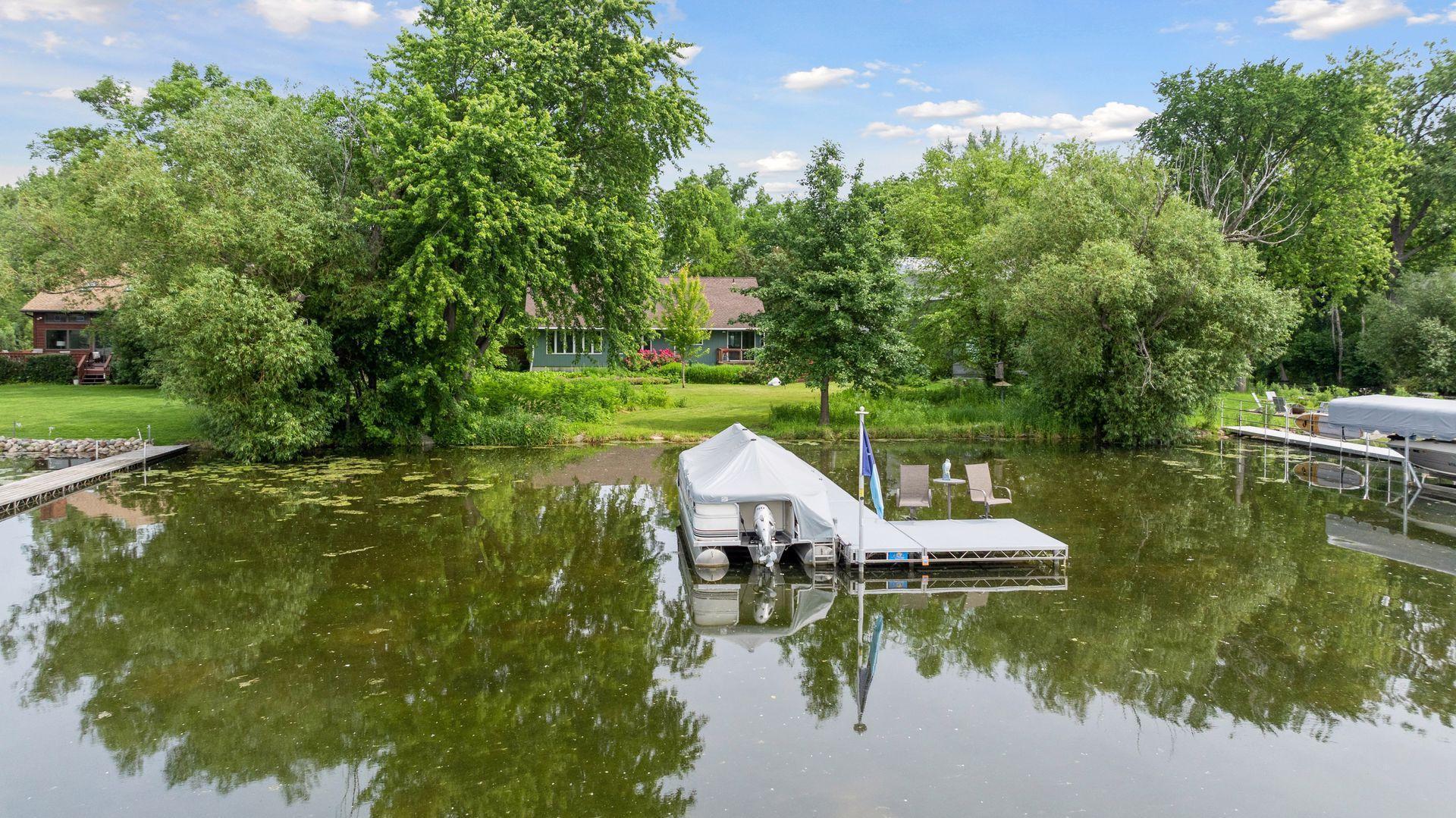 Relax and unwind—this lake view melts the stress away.