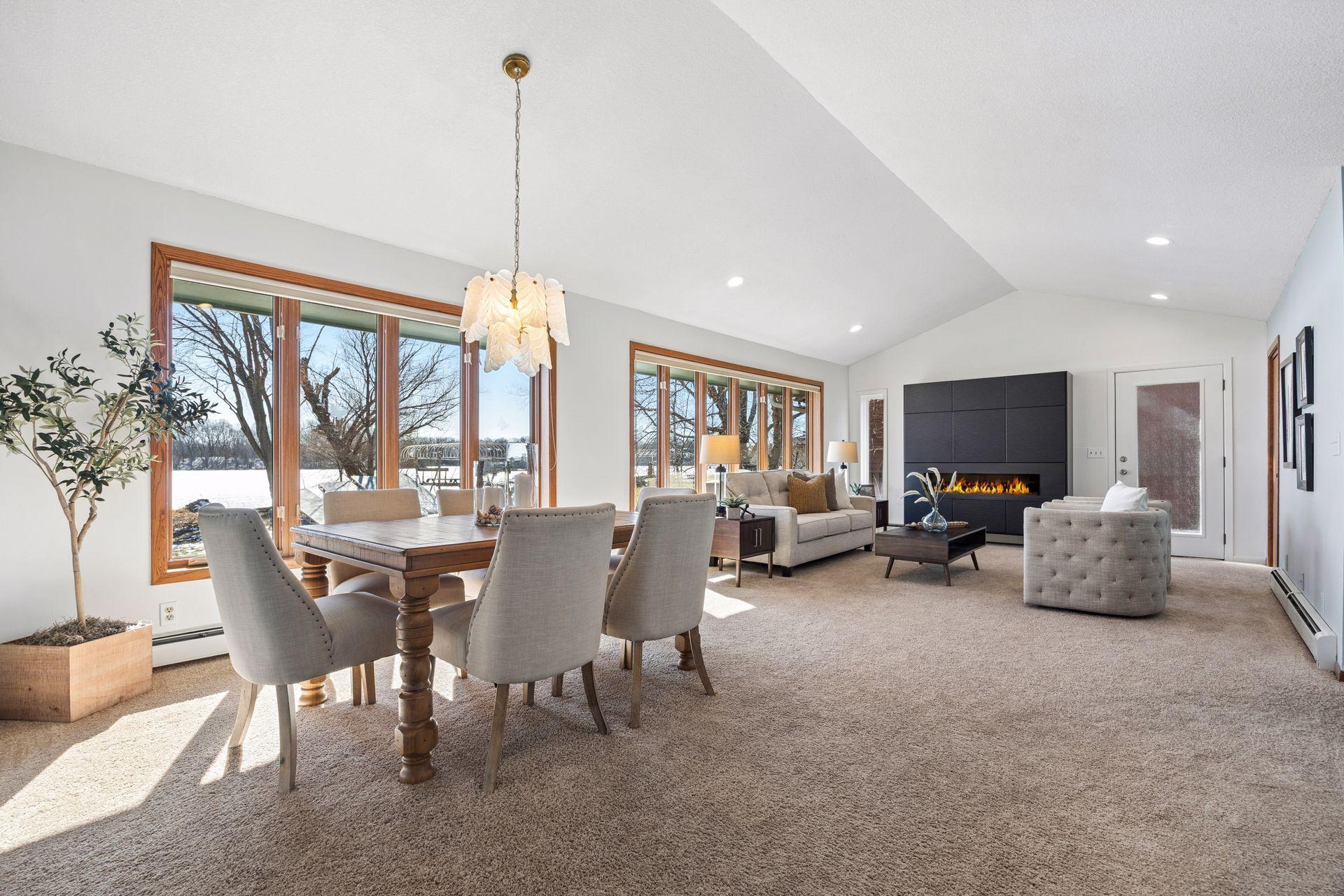 Thoughtfully designed floor plan—perfect for right-sizing your life on the lake.