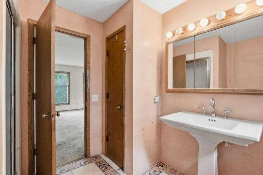15432 Highwood Drive, Minnetonka, MN 55345