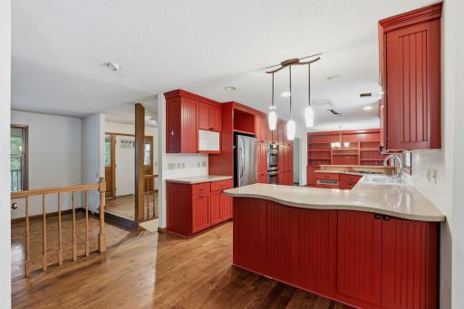 15432 Highwood Drive, Minnetonka, MN 55345