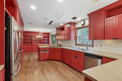 15432 Highwood Drive, Minnetonka, MN 55345