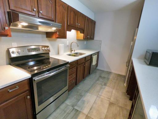 6328 Barrie Road, 2F, Minneapolis, MN 55435