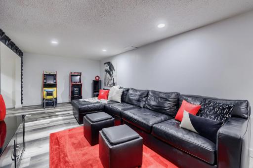 12210 51st Avenue N, Minneapolis, MN 55442