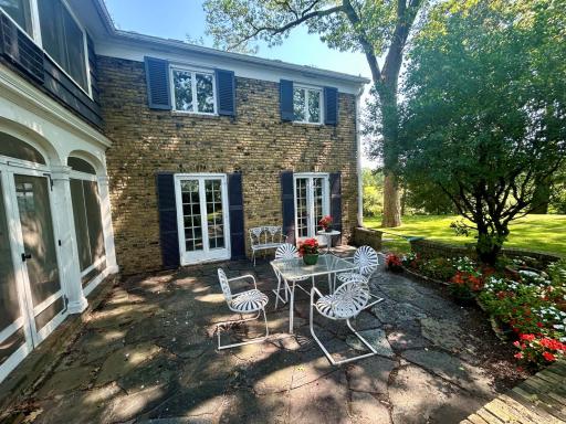 2425 N Shore Drive, Wayzata, MN 55391