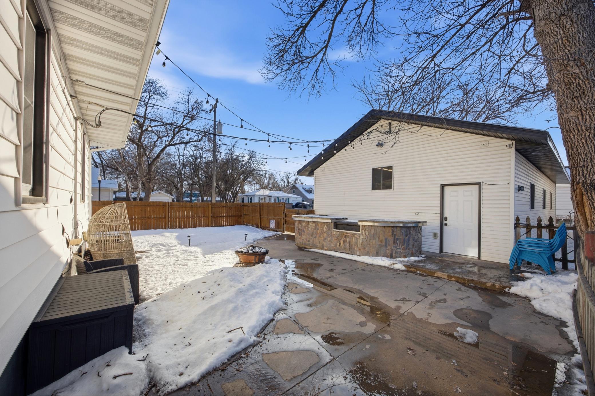 Backyard Patio & Entertaining Area