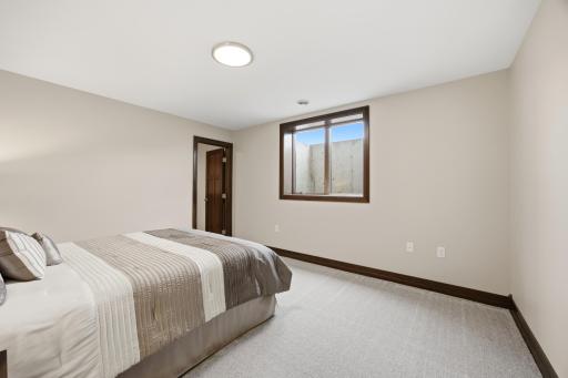 927 50th Avenue W, West Fargo, ND 58078