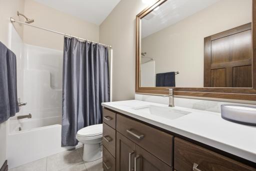 927 50th Avenue W, West Fargo, ND 58078