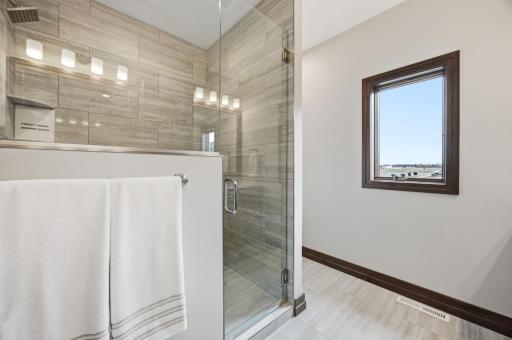 927 50th Avenue W, West Fargo, ND 58078