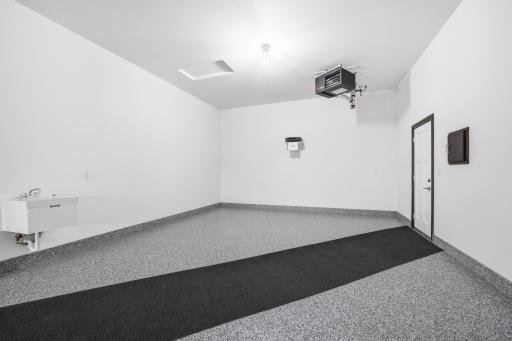 927 50th Avenue W, West Fargo, ND 58078