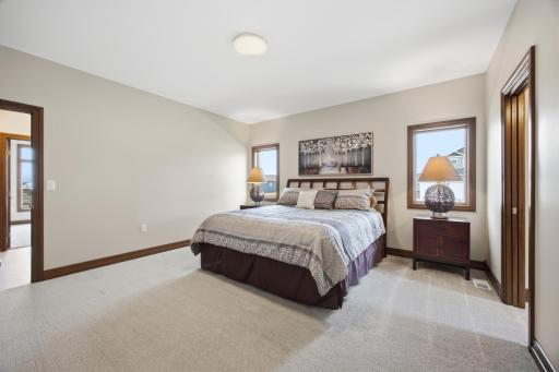 927 50th Avenue W, West Fargo, ND 58078