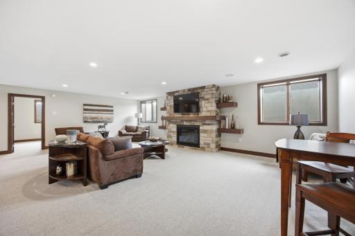 927 50th Avenue W, West Fargo, ND 58078