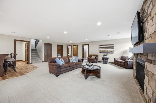 927 50th Avenue W, West Fargo, ND 58078