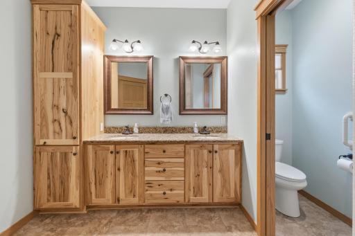 118 W Beaton Drive, West Fargo, ND 58078