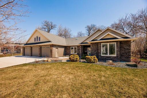 118 W Beaton Drive, West Fargo, ND 58078
