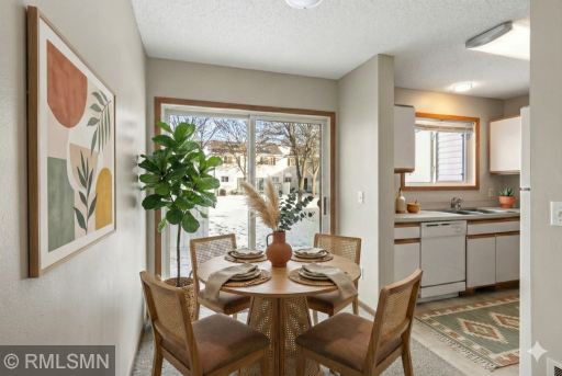 Virtually staged dining room