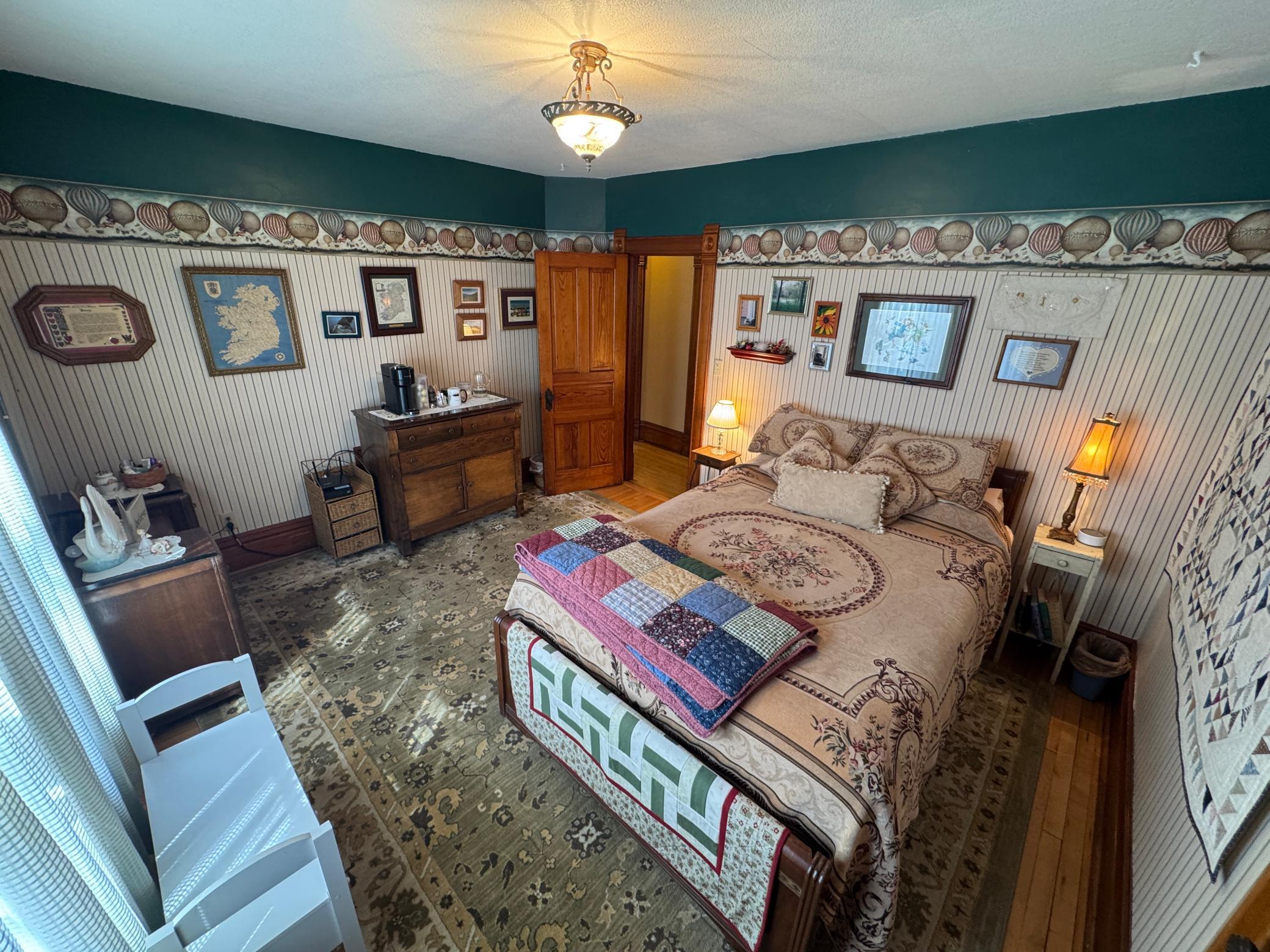 Second Floor - 'World Traveler' Guest Room