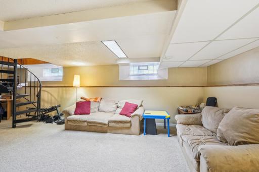 1273 7th Street W, Saint Paul, MN 55102