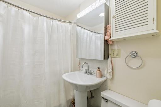 1273 7th Street W, Saint Paul, MN 55102