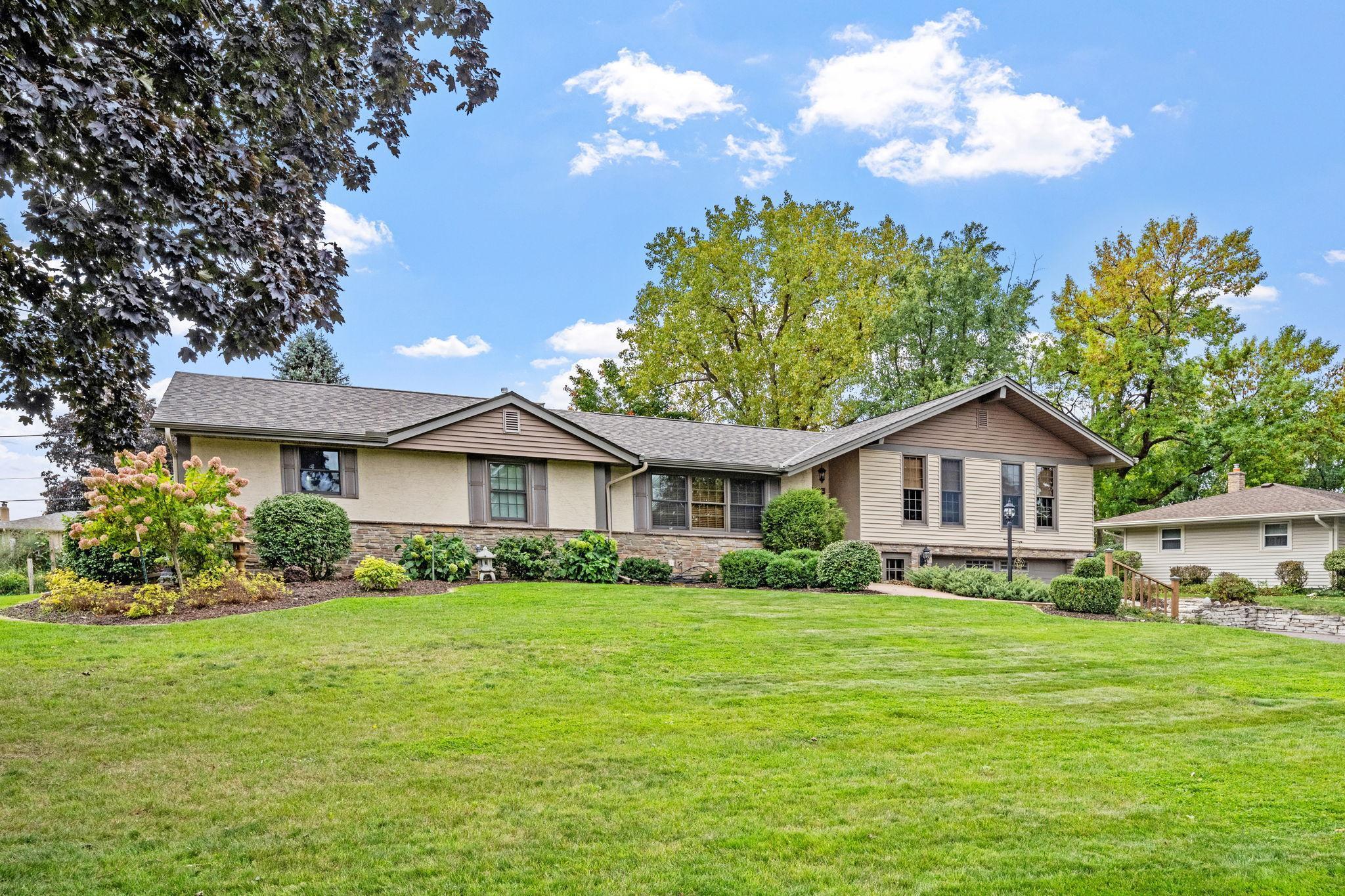 Lush green lawn to enjoy spring, summer & fall