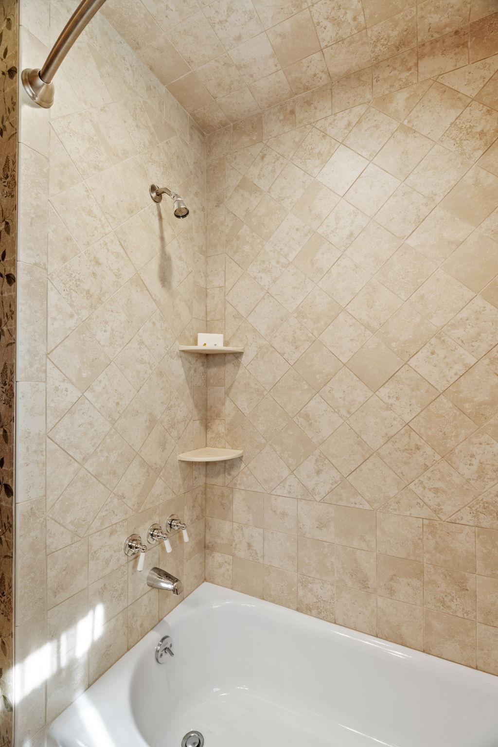 All tiled shower & tub surround