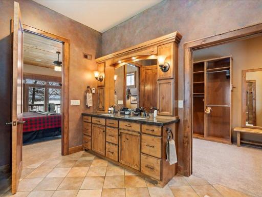Ensuite - Main Floor
