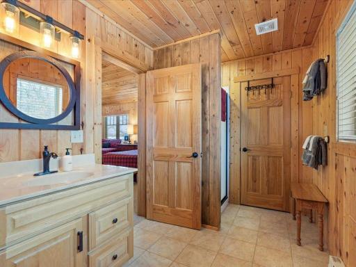 Bonus Room - Bathroom