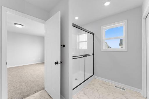 Owner bath with tile shower