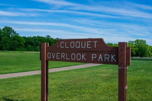 Riverwalk is where dreams are made! Fall in love with the community pool, clubhouse, miles of walking trails, parks, & the Mississippi river just down the street with Cloquet Overlook Park. It's a beautiful blend of city & nature! Slice of Paradise!
