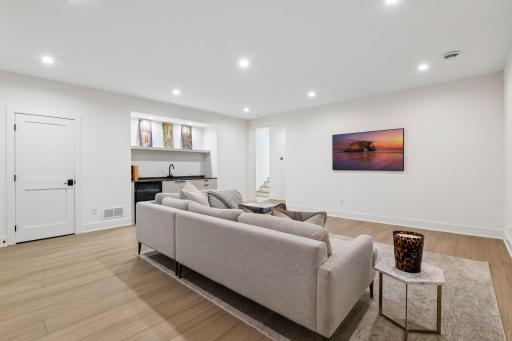 4006 Sunnyside Road, Minneapolis, MN 55424