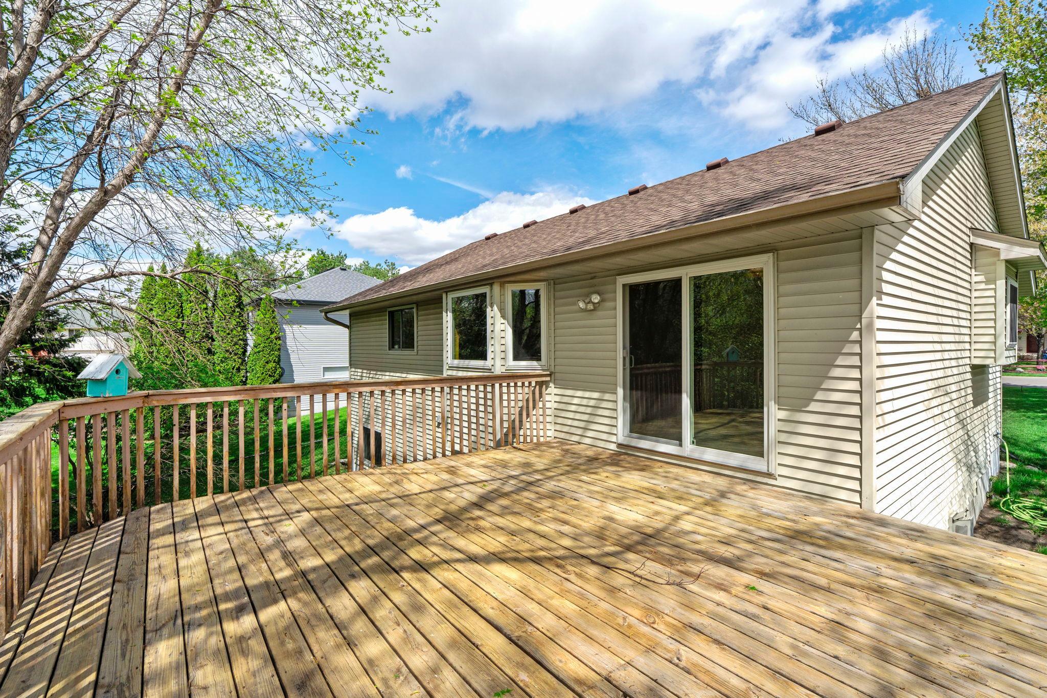 Upper level deck
