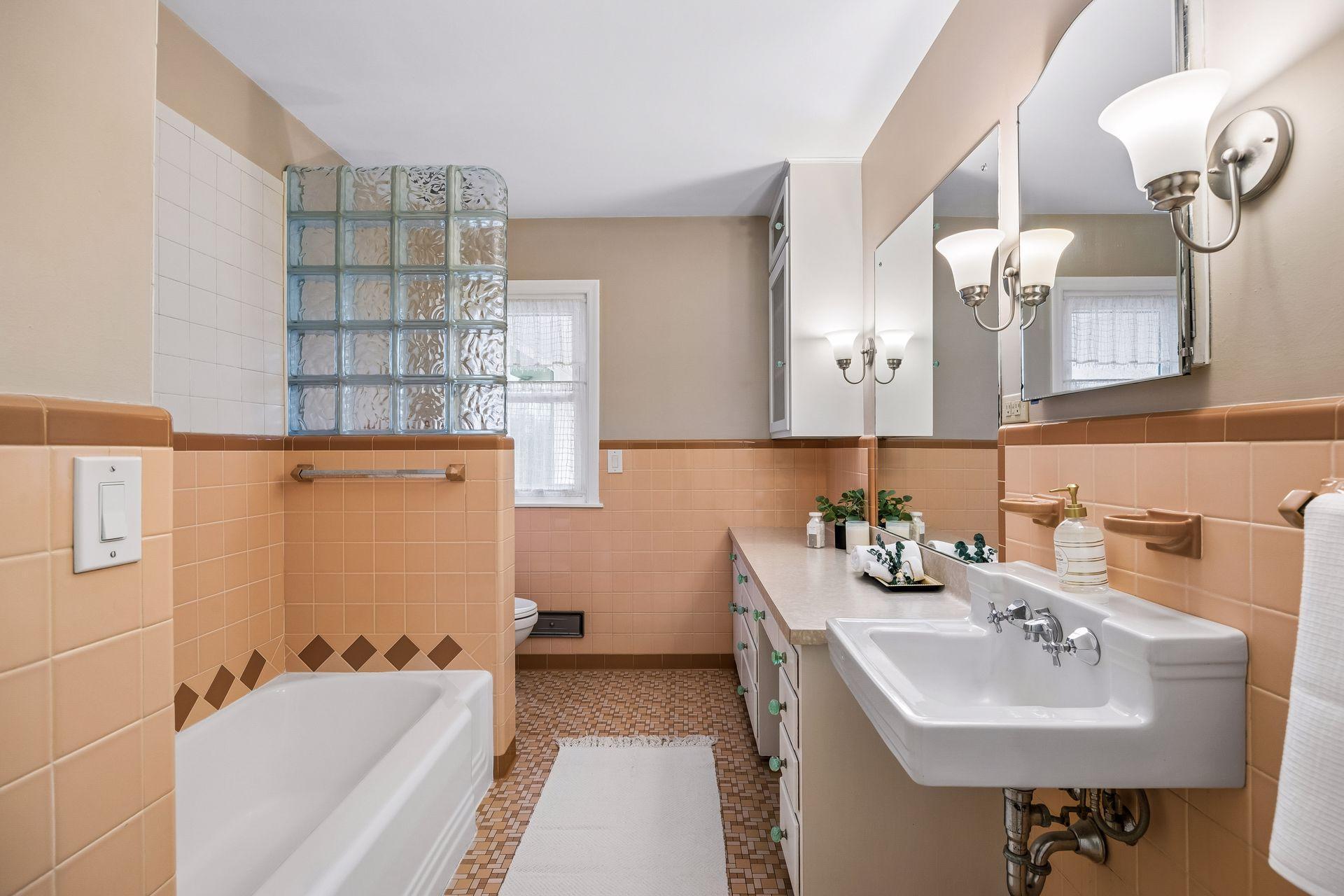 7837 Edgebrook Drive - Spacecrafting - 0033.jpg