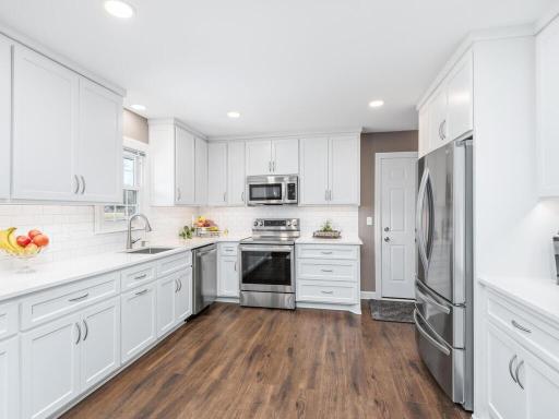 This stunning remodeled kitchen has everything you need!